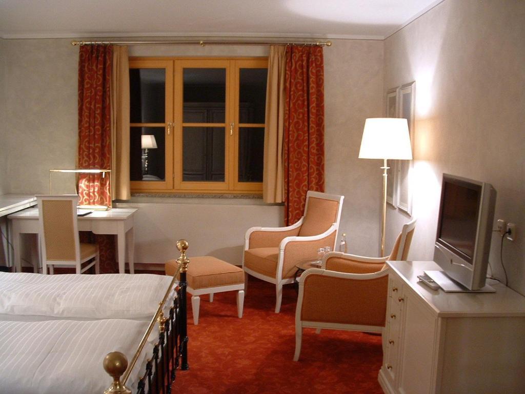 Altstadthotel Braeuwirt Weiden in der Oberpfalz Pokoj fotografie